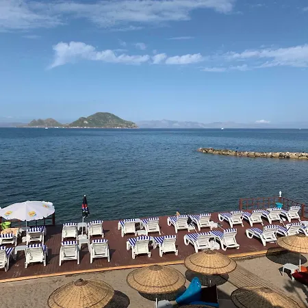 Maira Beach ホテル