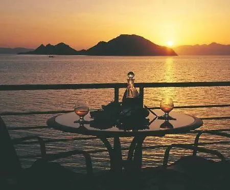 מלון Maira Beach 4*