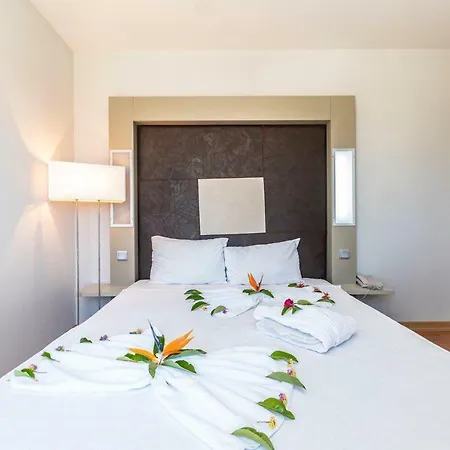 Maira Beach 4* בודרום