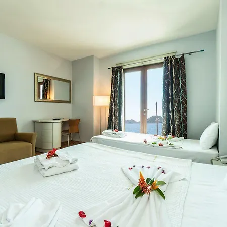 Maira Beach בודרום