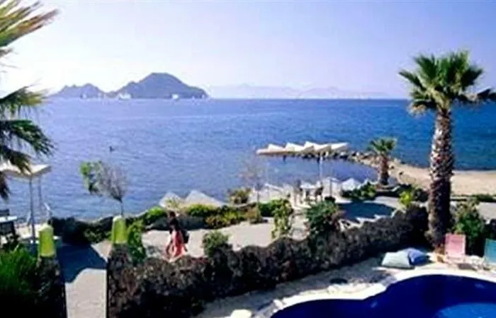 Maira Beach 4*