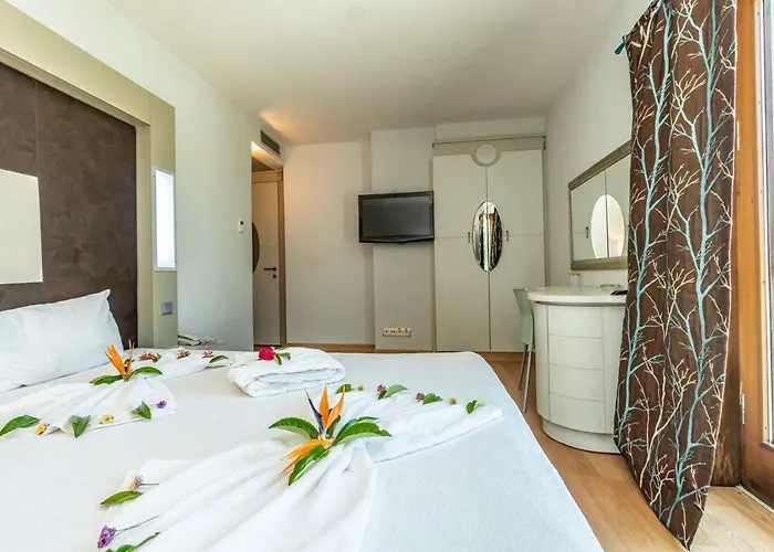 Hotel Maira Beach