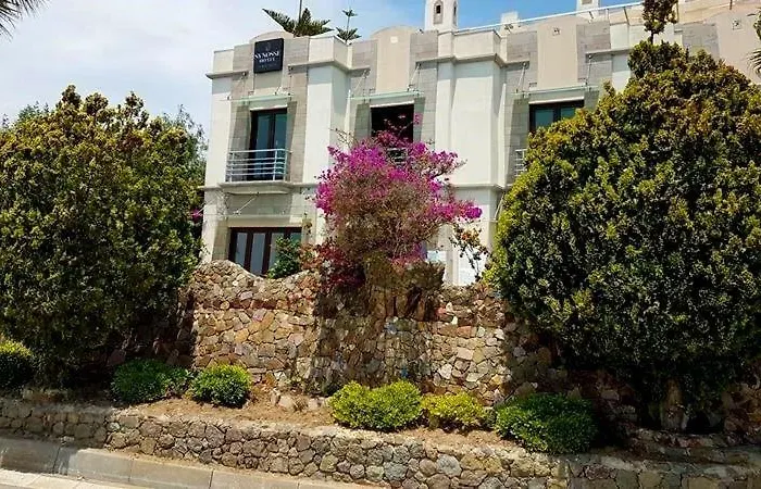 Maira Beach Hotel